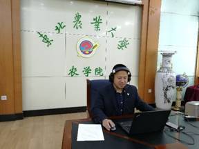 陈庆山经理主持《金陵讲堂》